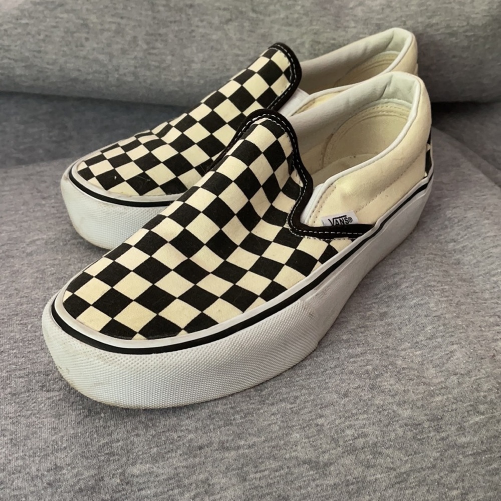 Platform Checkered Vans 🖤